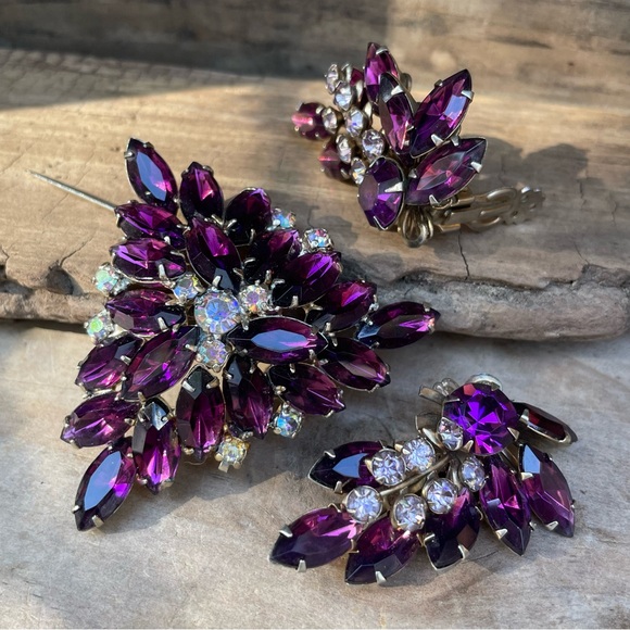 JULIANA D&E Vintage Rhinestone Demi Parure Brooch & Earring Set Amethyst - Picture 12 of 13